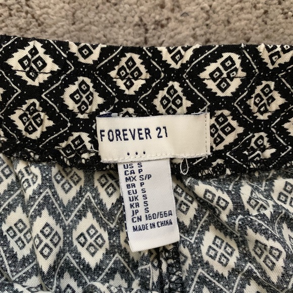 Forever 21 | Panel Side Dolphin Shorts - Picture 2 of 5